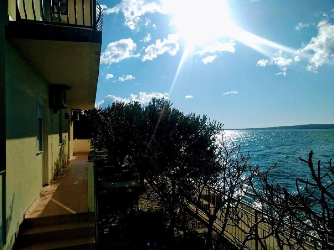 Apartments Domagoj - On The Beach Lukovo Šugarje Eksteriør billede