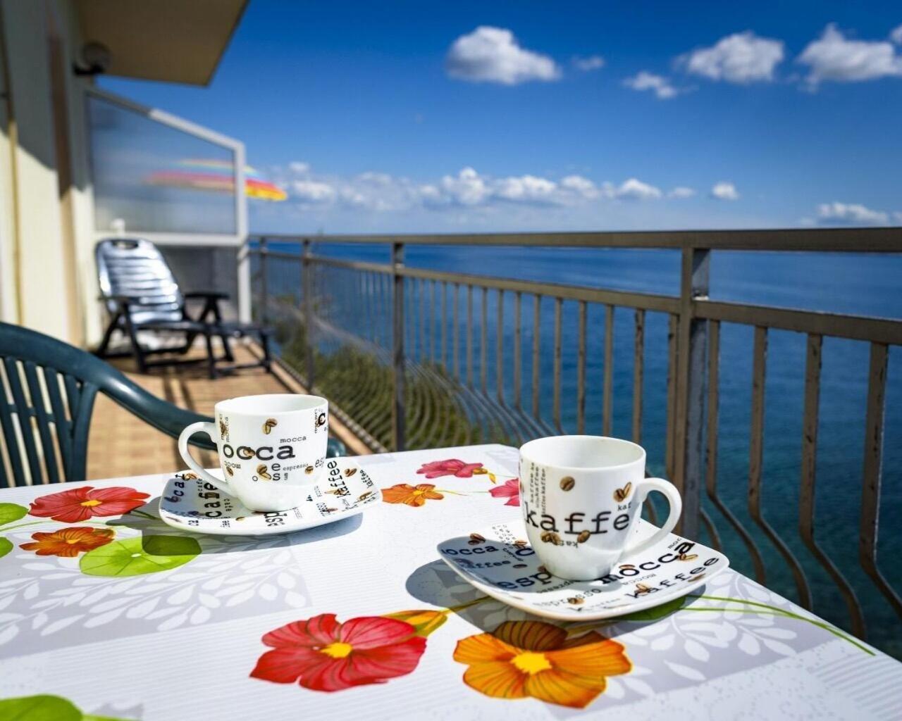 Apartments Domagoj - On The Beach Lukovo Šugarje Eksteriør billede