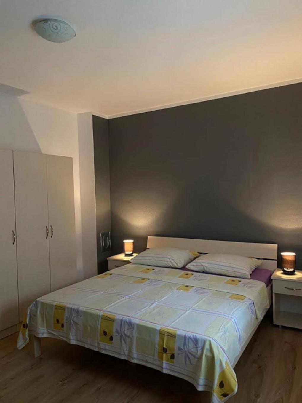 Apartments Domagoj - On The Beach Lukovo Šugarje Eksteriør billede